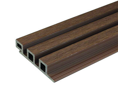 Deski elewacyjne Ultrashield UH46